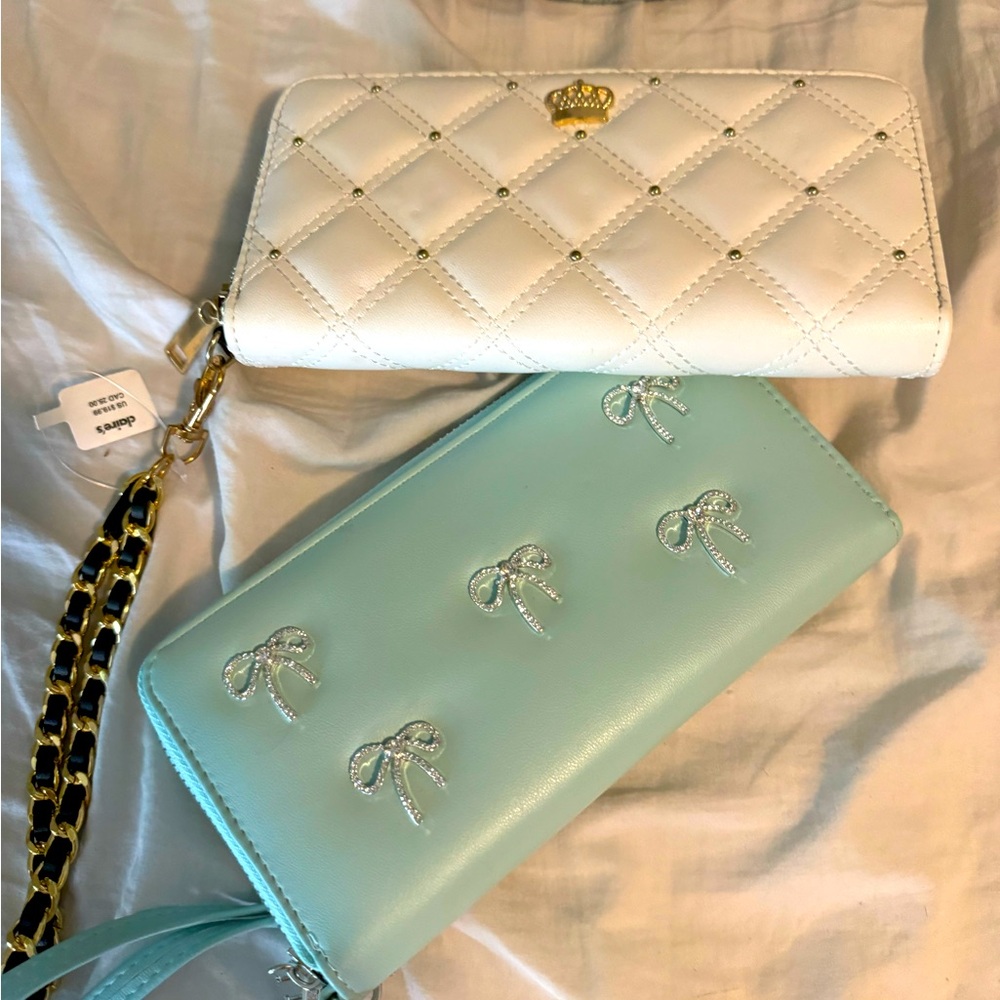 Wristlet wallet